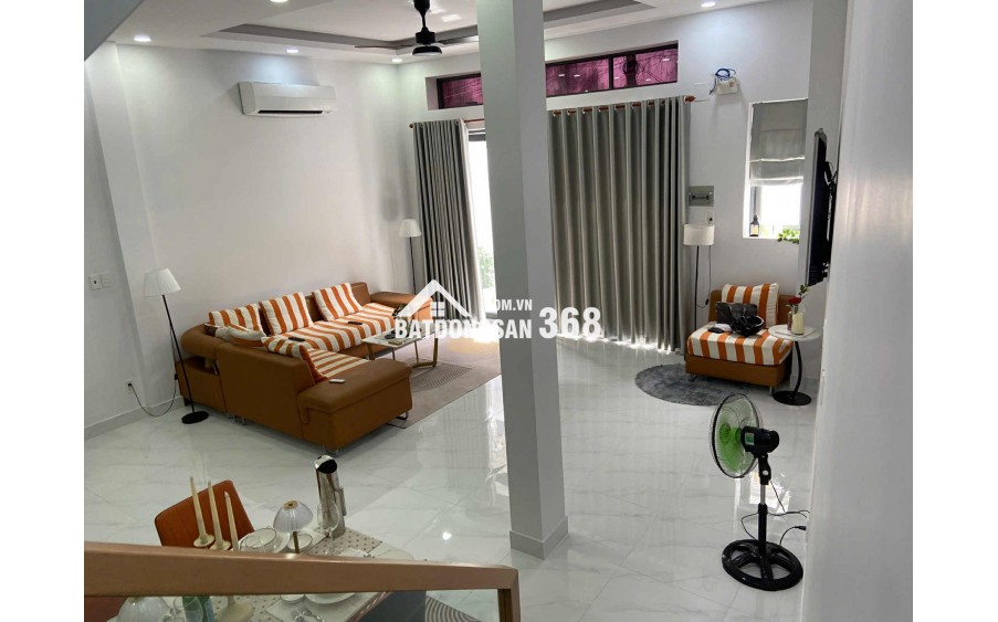 Bán nhà sát căn mặt tiền đường Tỉnh Lộ 10, DT 63m2, xây mới 1 trệt, 1 lầu